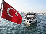 Vyzerá to tak, že Turci si dobrovolne nastolujú diktatúru