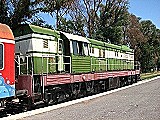 1184 čmeliak T669.1053 na vlaku do Elbasanu