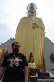  Najvacsi Budha. Impozantny monument, ktoreho silu umocnuje atmosfera posvatneho miesta.