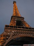 Eifelova veža  oslavuje 120 výročie